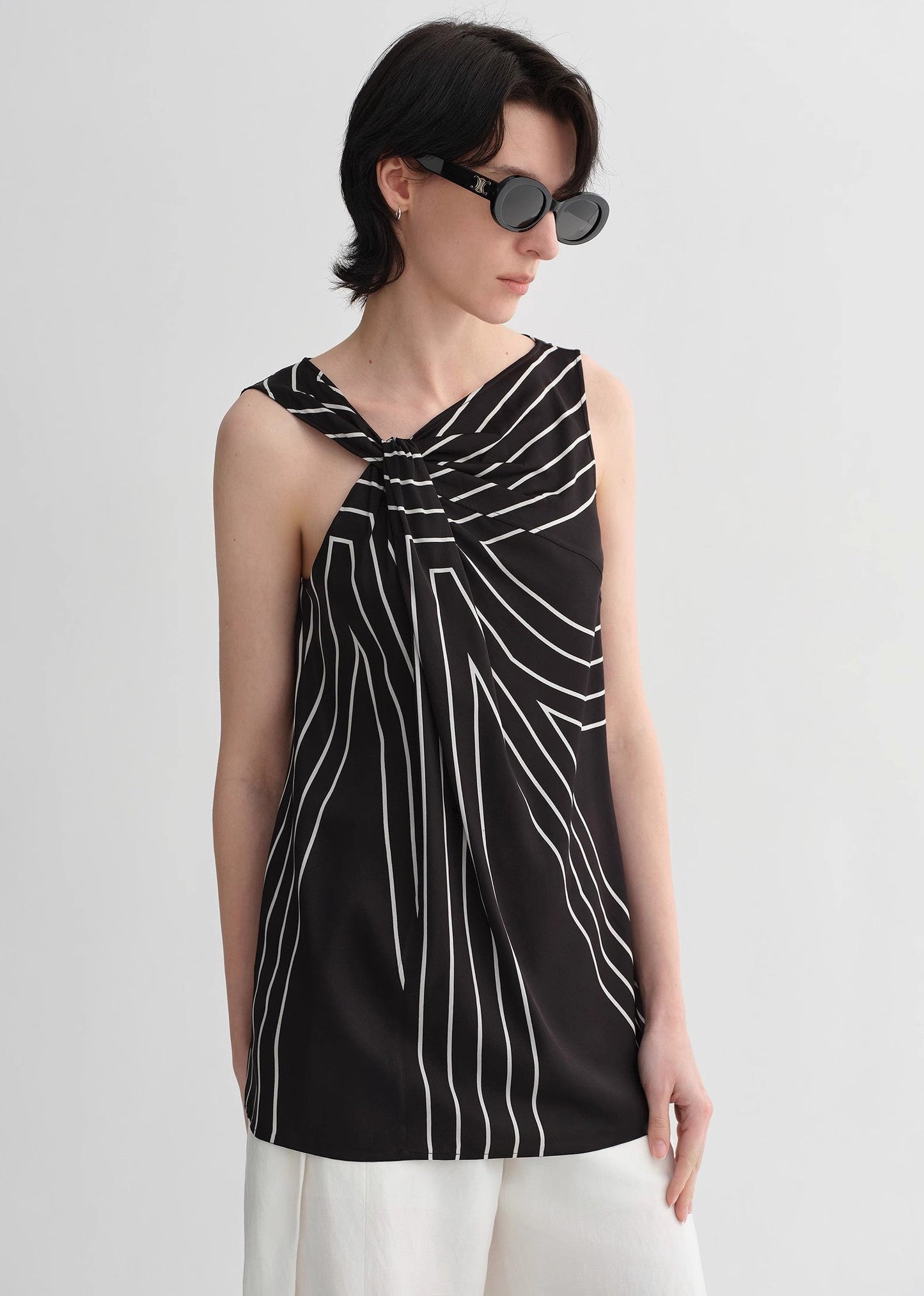 Elastic Silk Twisted Collar Original Geometric Print Slim Fit Multi-Occasion T-Shirt Sleeveless Vest for Women