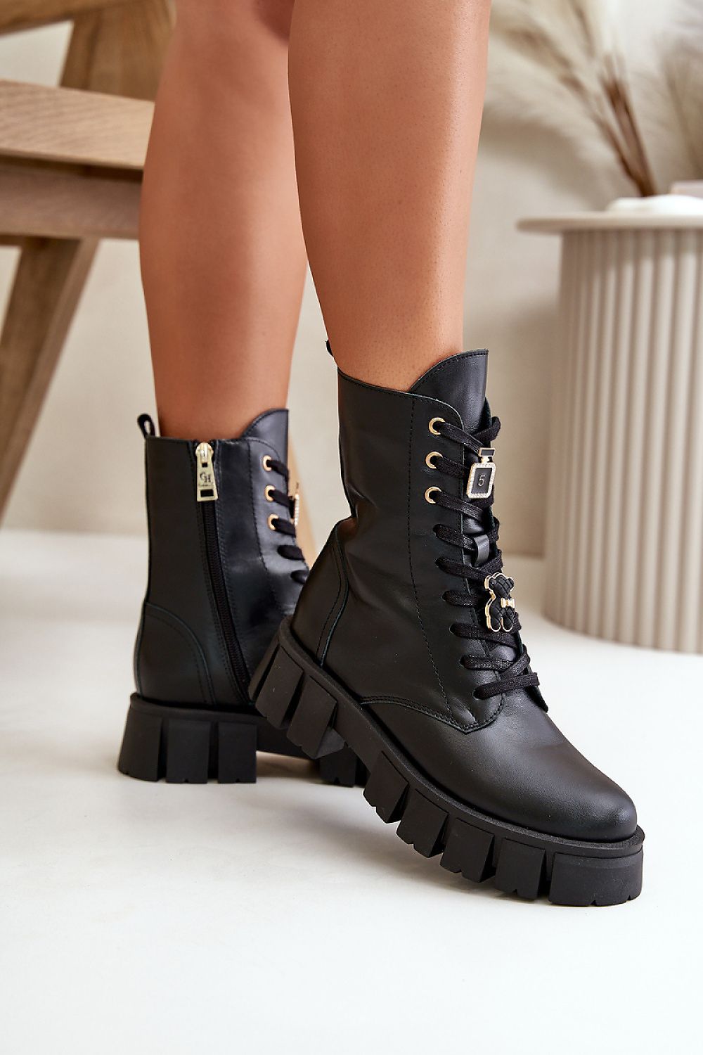 Bootie Model 199070 Step in Style