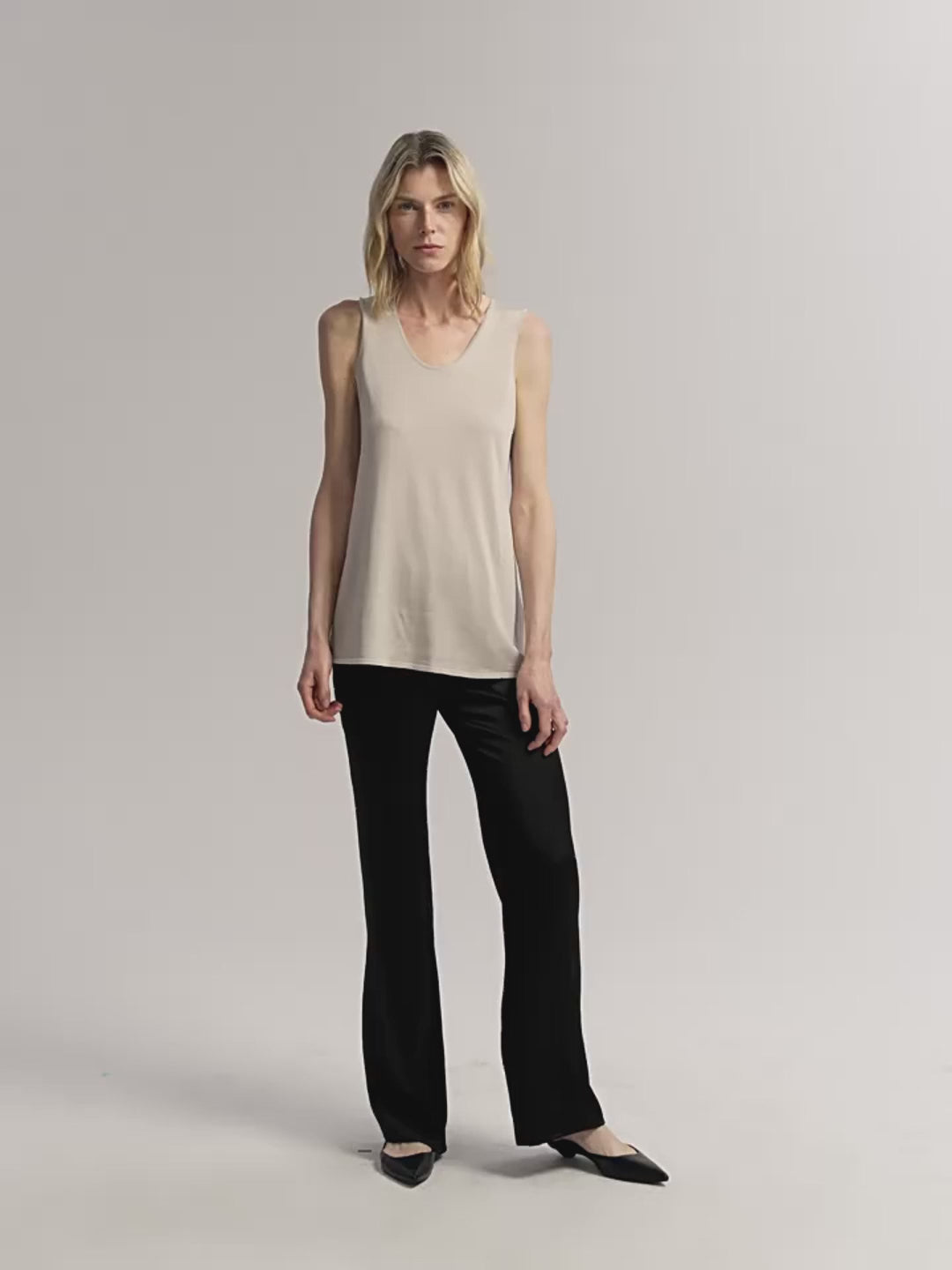 20NM Ultra-Fine High-Quality Silk, Smooth and Elegant U-Neck Straight Knitted Vest T