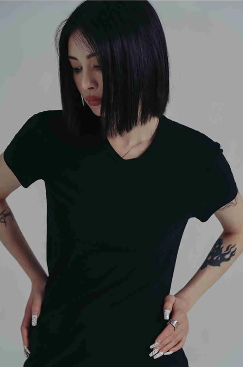 Wallcy Irregular Hem T-Shirt
