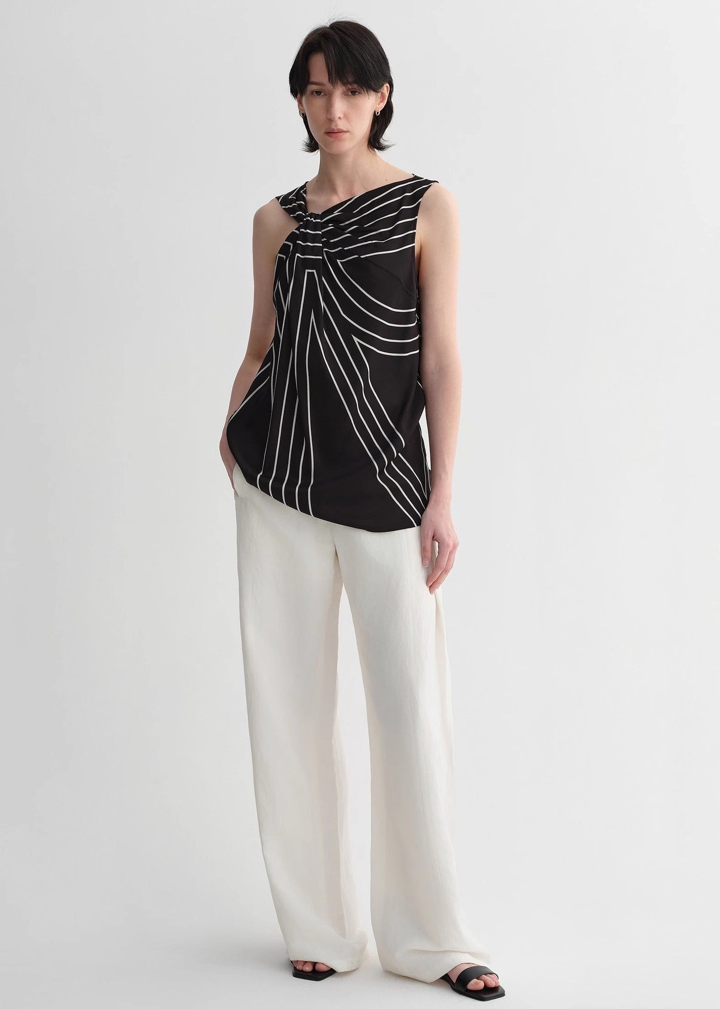 Elastic Silk Twisted Collar Original Geometric Print Slim Fit Multi-Occasion T-Shirt Sleeveless Vest for Women