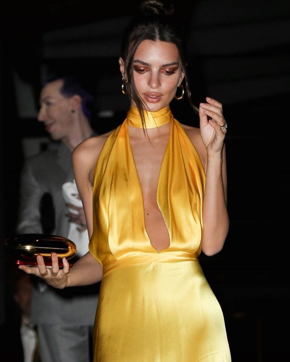 High Quality Luxury Golden Halter Hollow Out Sleeveless Backless Bow Midi Women Fashion Dresses Party Dresses