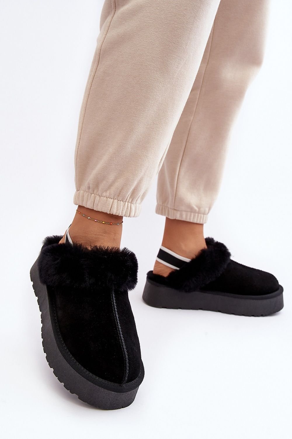 Slippers Model 188658 Step in Style