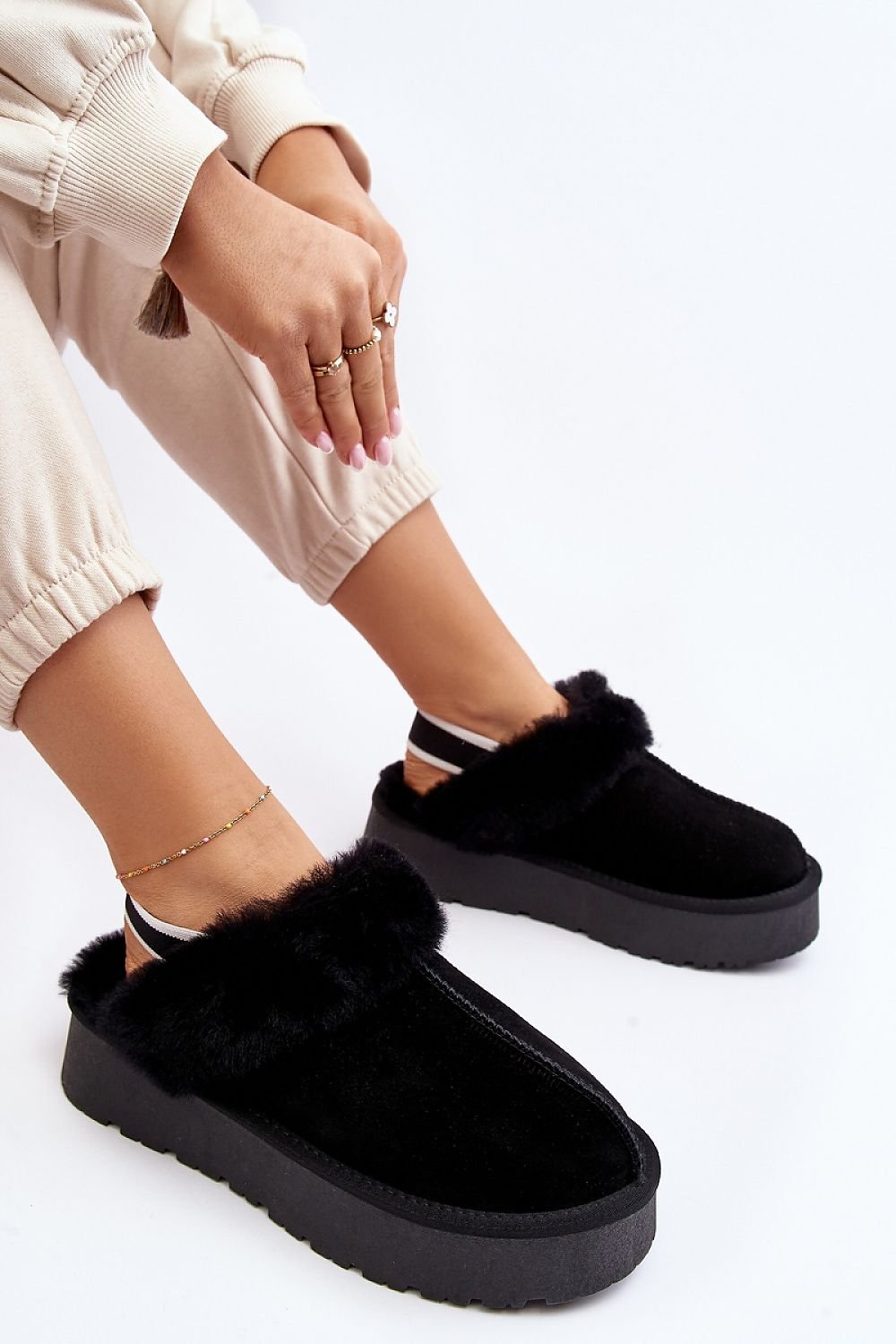 Slippers Model 188658 Step in Style