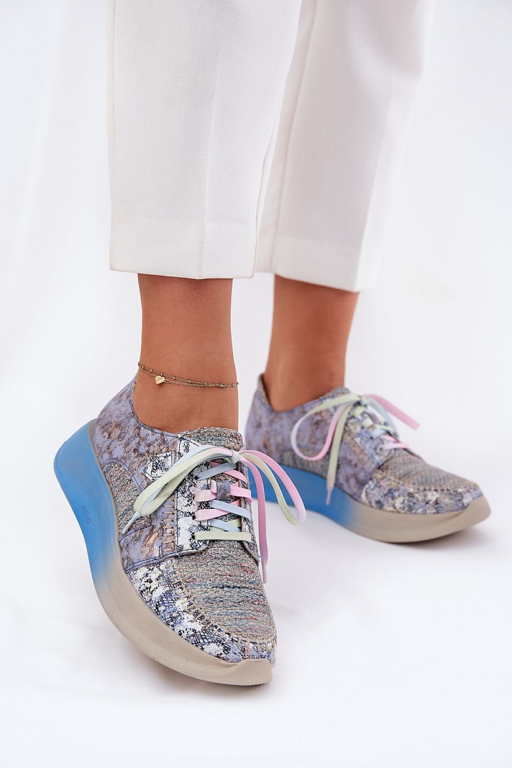 Low Shoes Model 212569 Step in Style